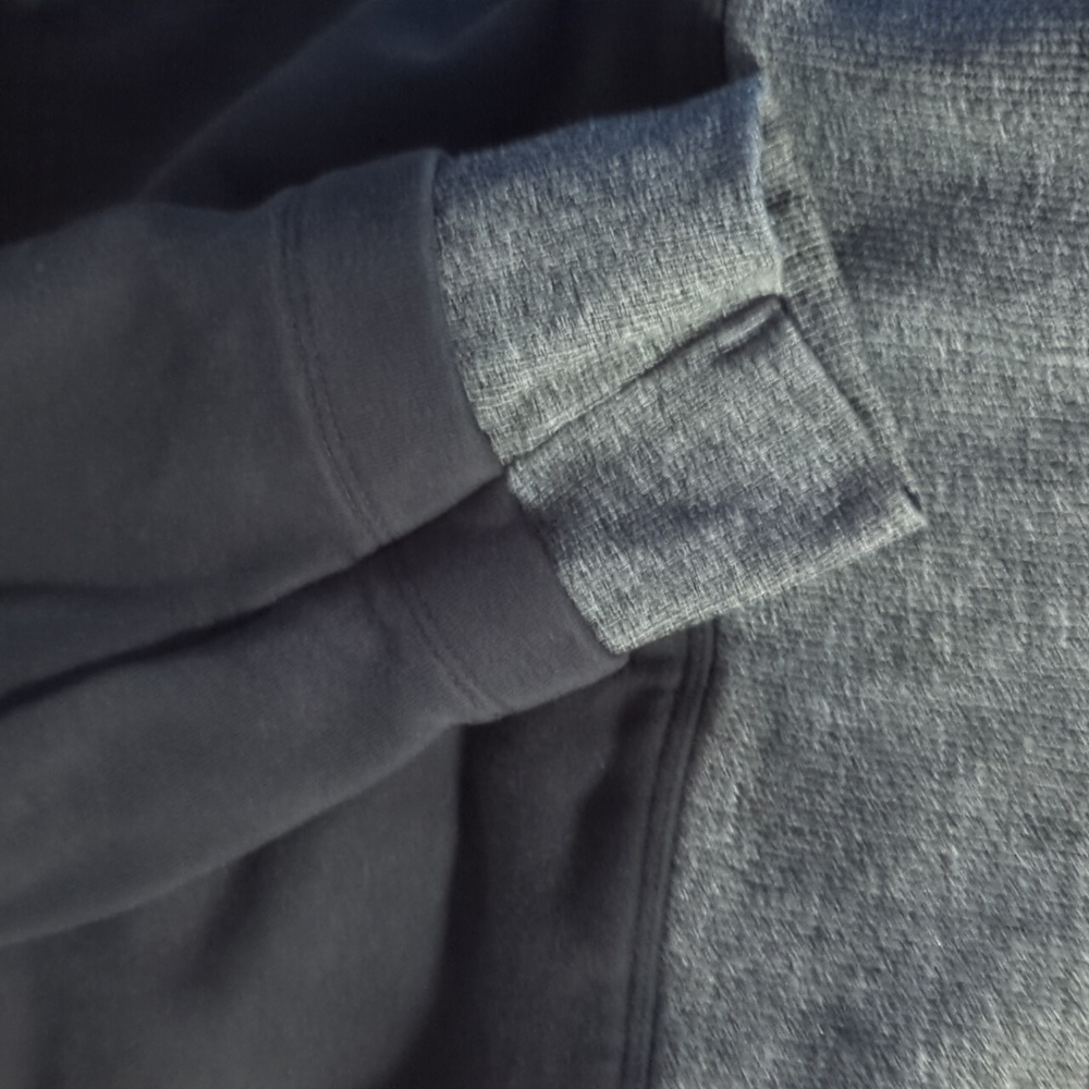 Under Armour Hoodie - Picture 5 of 7